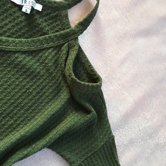 Green long sleeve - Picture 3 of 5